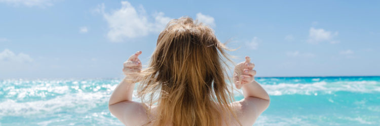 protéger ses cheveux du soleil